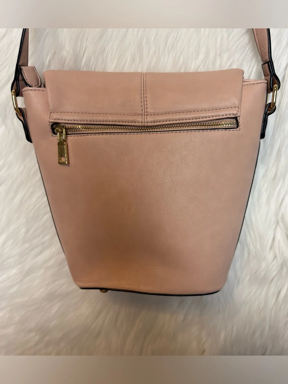Francesca’s Light Pink Vegan Leather Crossbody Bucket Bag Tassels Boho Pockets